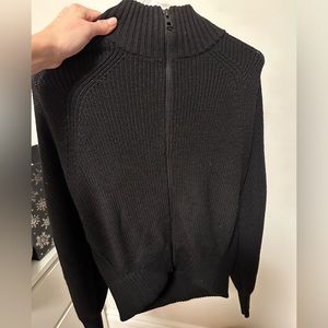 Athletes zip sweater